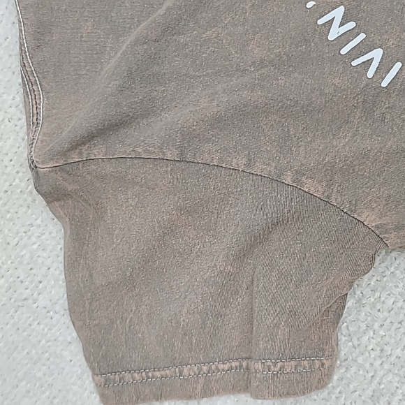 Licensed Band Merch Chris Stapleton Hard Livin' Relaxed Graphic Tee in Tan - Picture 10 of 17